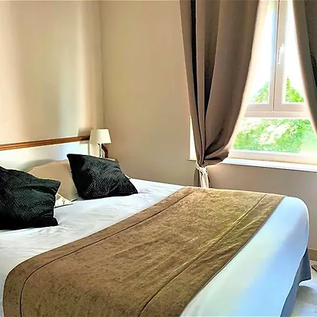 Les Camelias Hotel