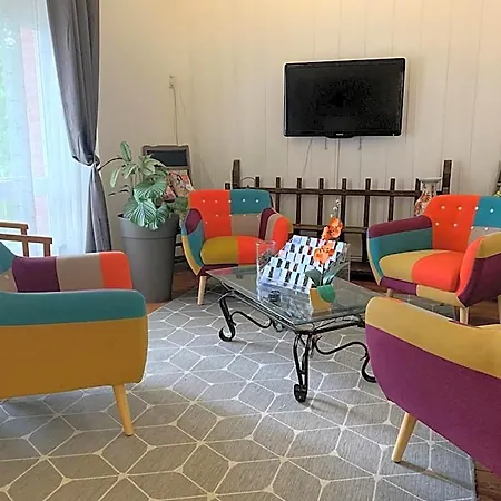 Les Camelias Hotel