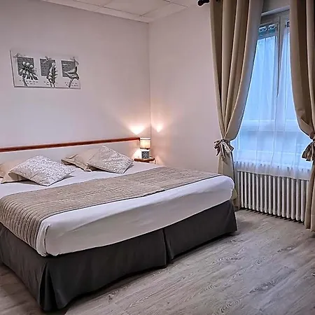 Les Camelias Hotel