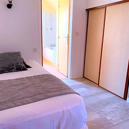 Les Camelias Hotel