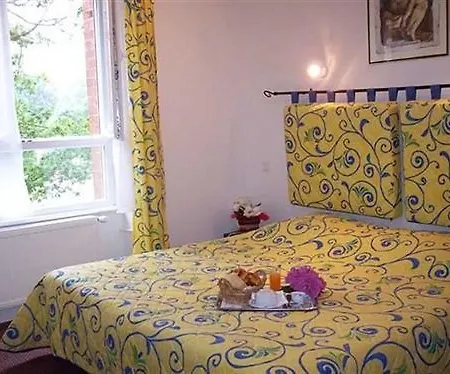 Les Camelias Hotel 2*
