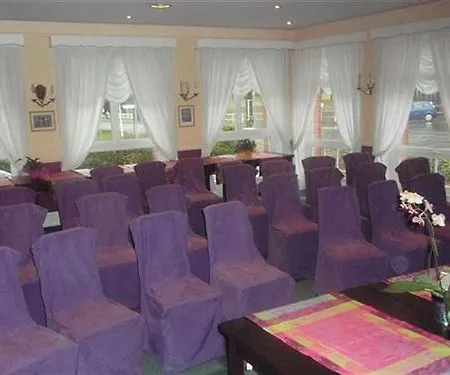 Les Camelias Hotel